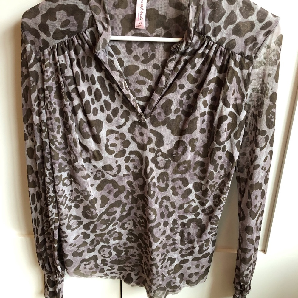Sweet Pea animal print-like blouse